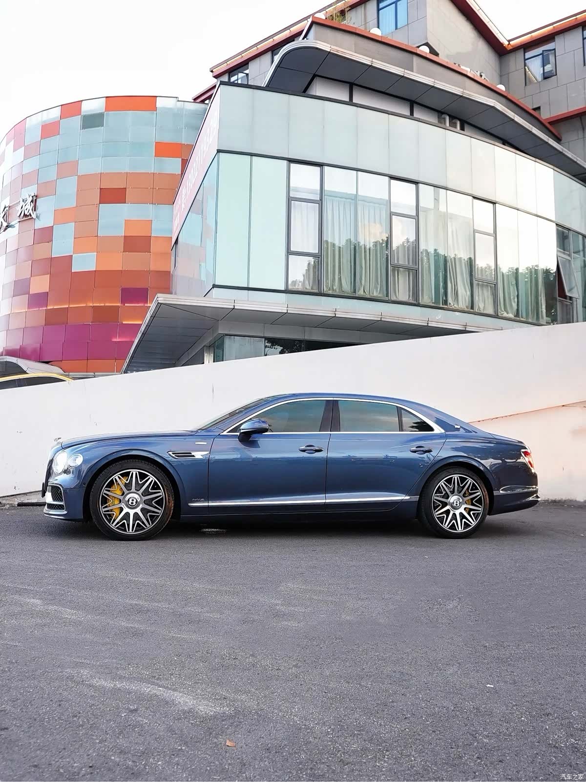 Bentley Flying Spur, 2020 3
