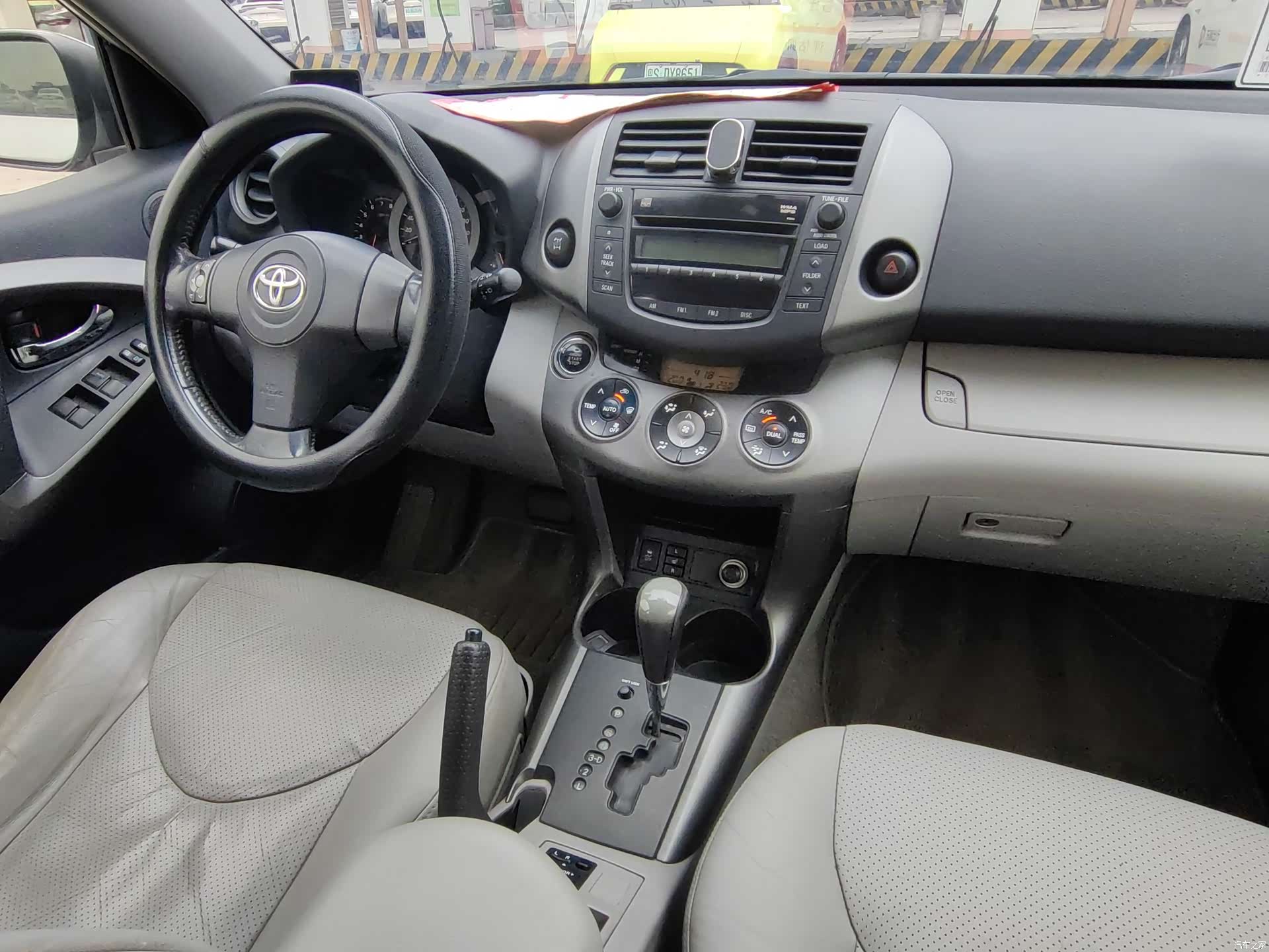 Toyota RAV4, 2010 15