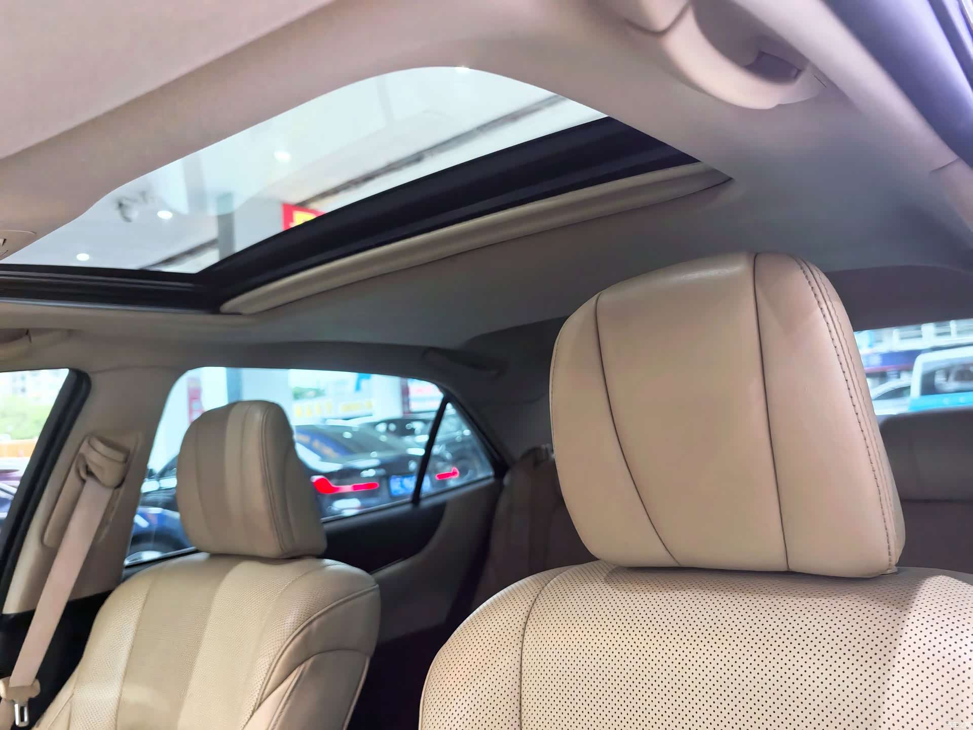 Toyota Crown, 2016 13