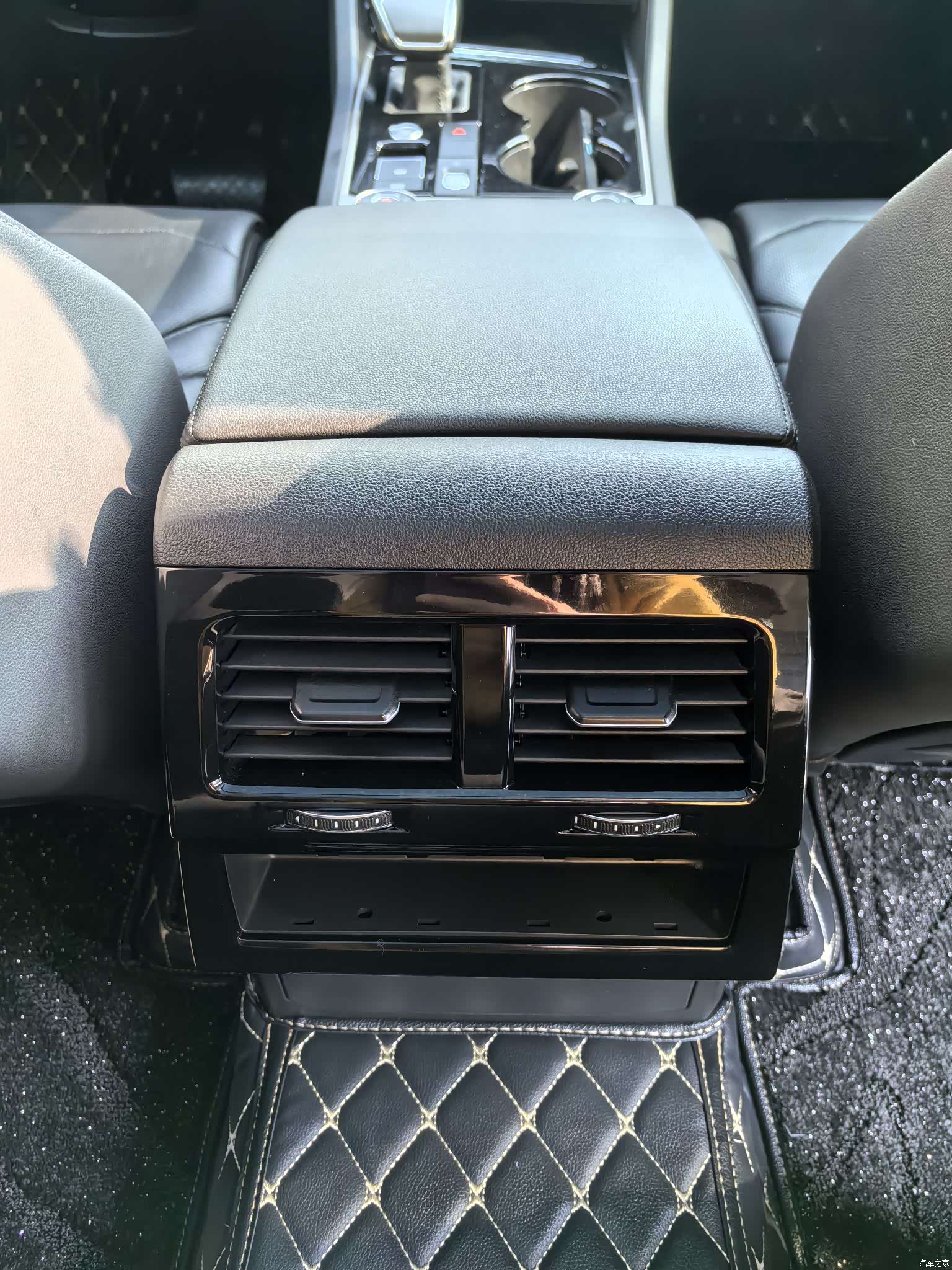 Volkswagen Touareg, 2020 10