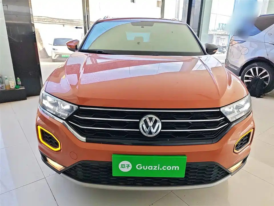 Volkswagen T-ROC exploring Songs