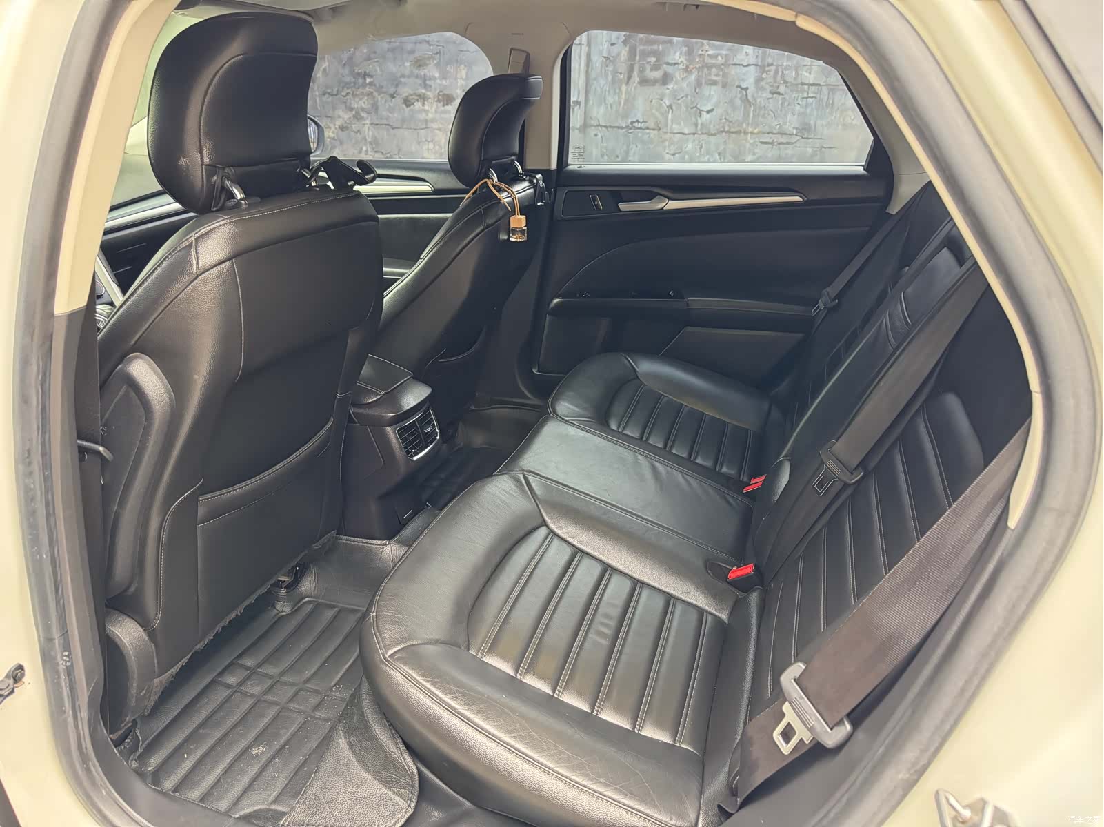 Ford Mondeo, 2016 6