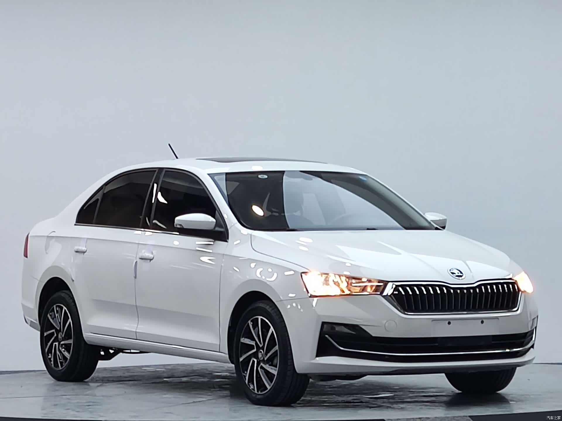Skoda Rapid, 2022 3