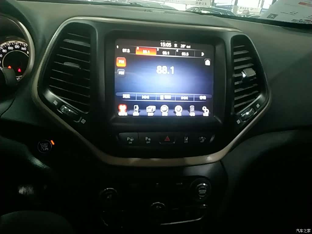 Jeep Cherokee, 2015 13
