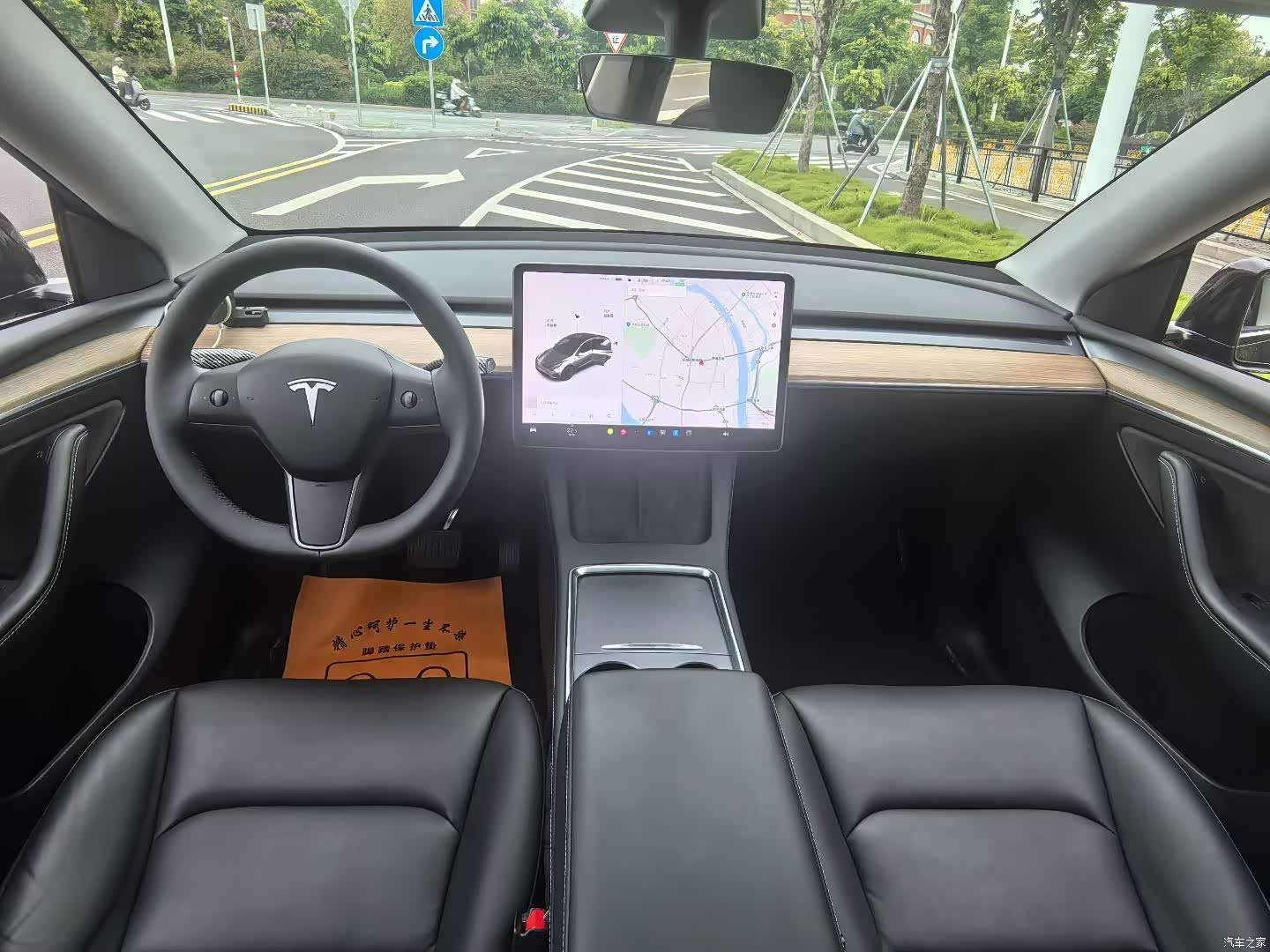 Tesla Model Y, 2021 все фото