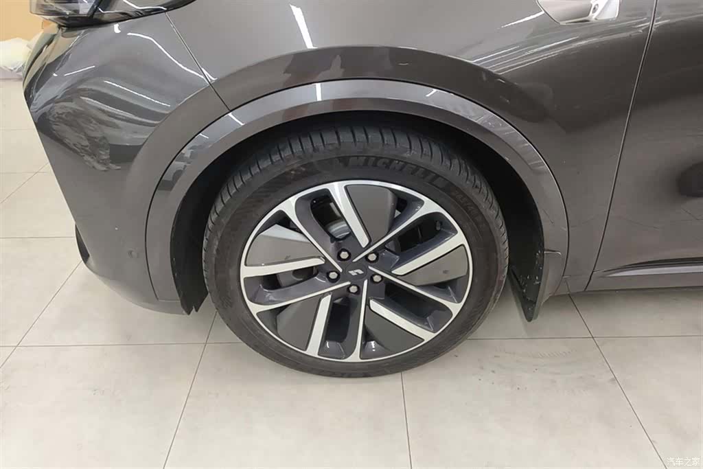 Li Auto L8, 2025 6