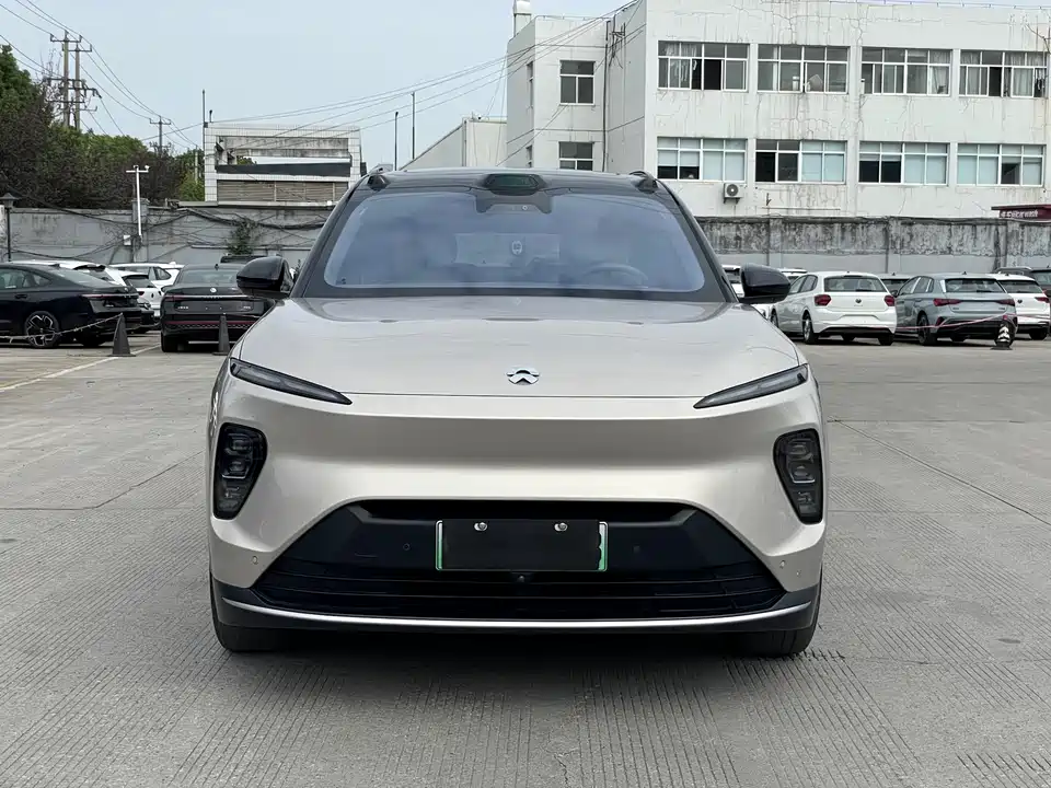 NIO ES8