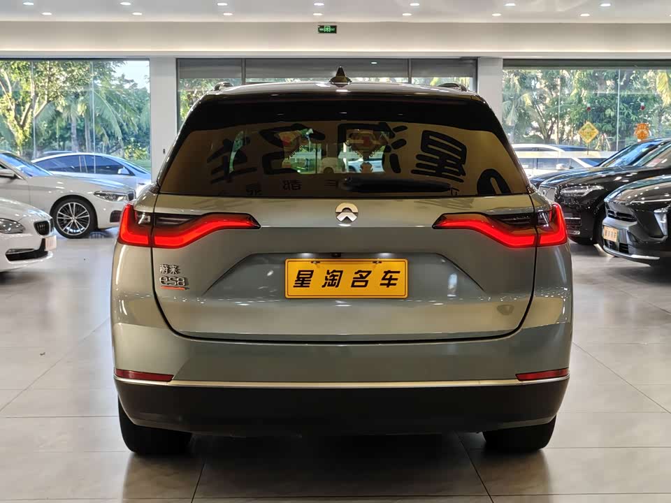 NIO ES8