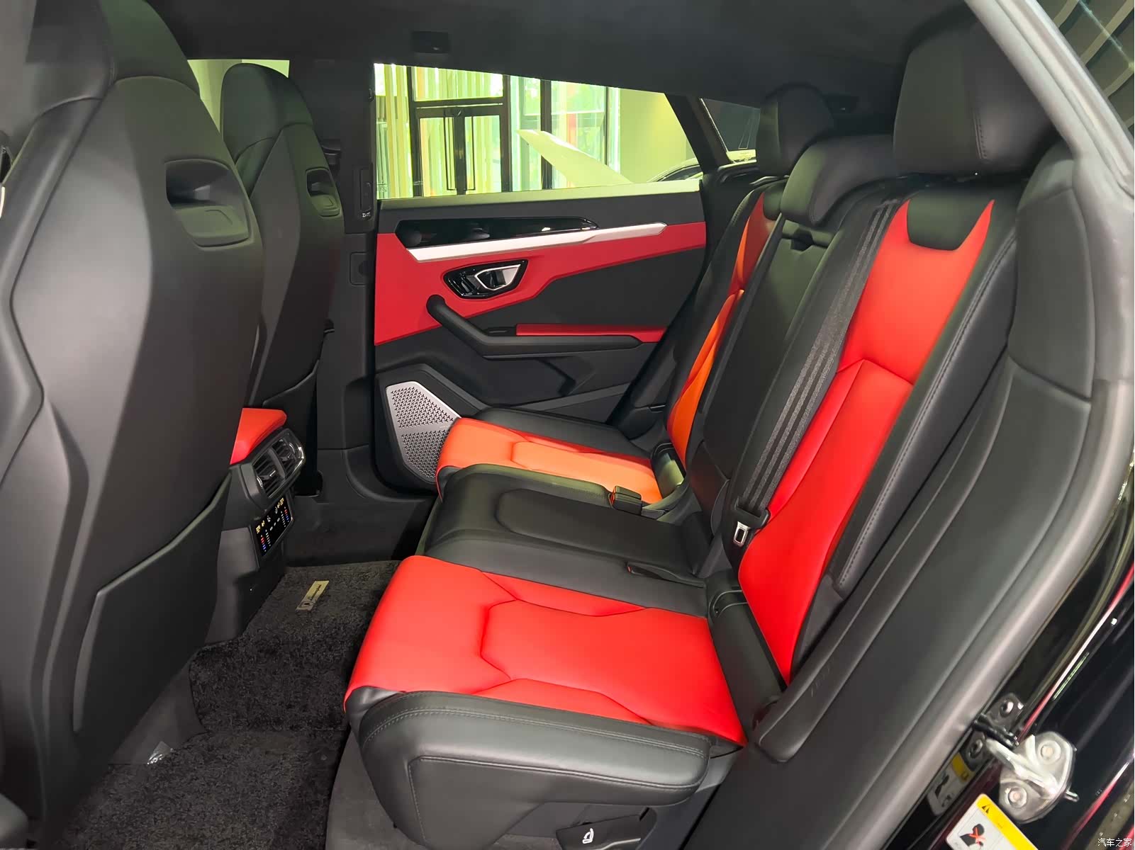 Lamborghini Urus, 2019 19