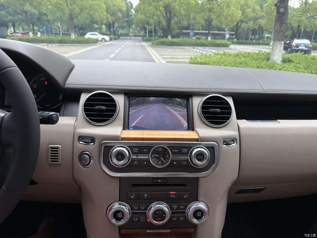 Land Rover Discovery, 2011 9