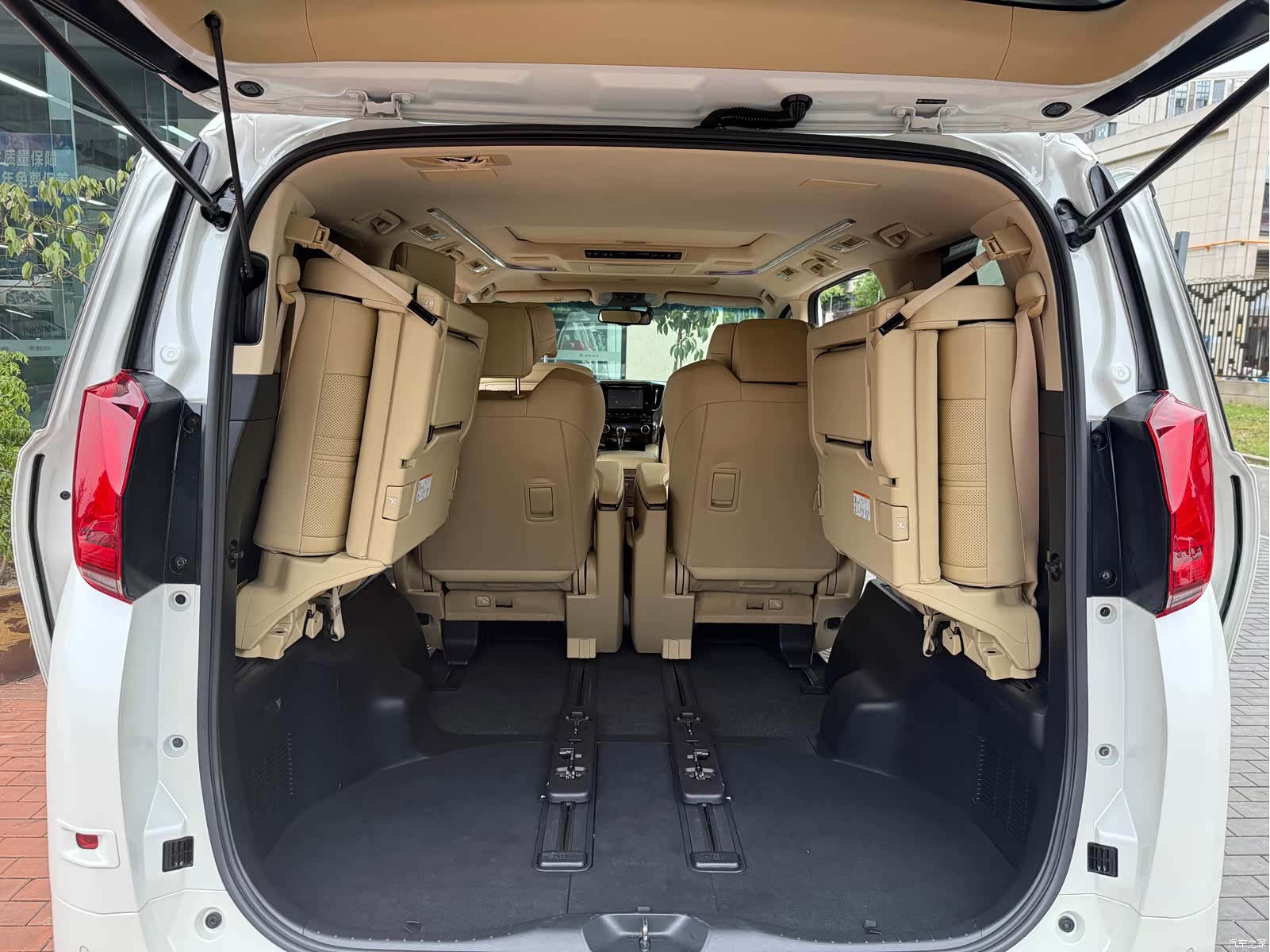 Toyota Alphard, 2018 6