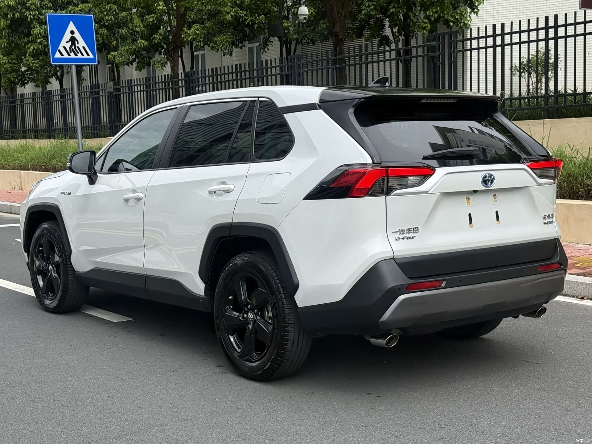 Toyota RAV4, 2022 6