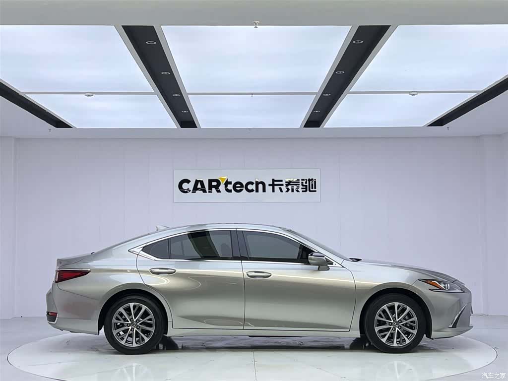 Lexus ES, 2022 6
