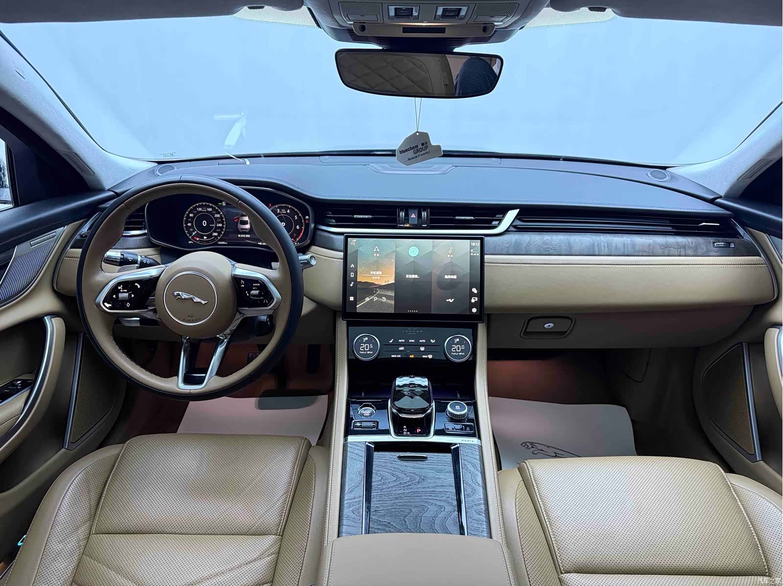 Land Rover P250, 2023 6
