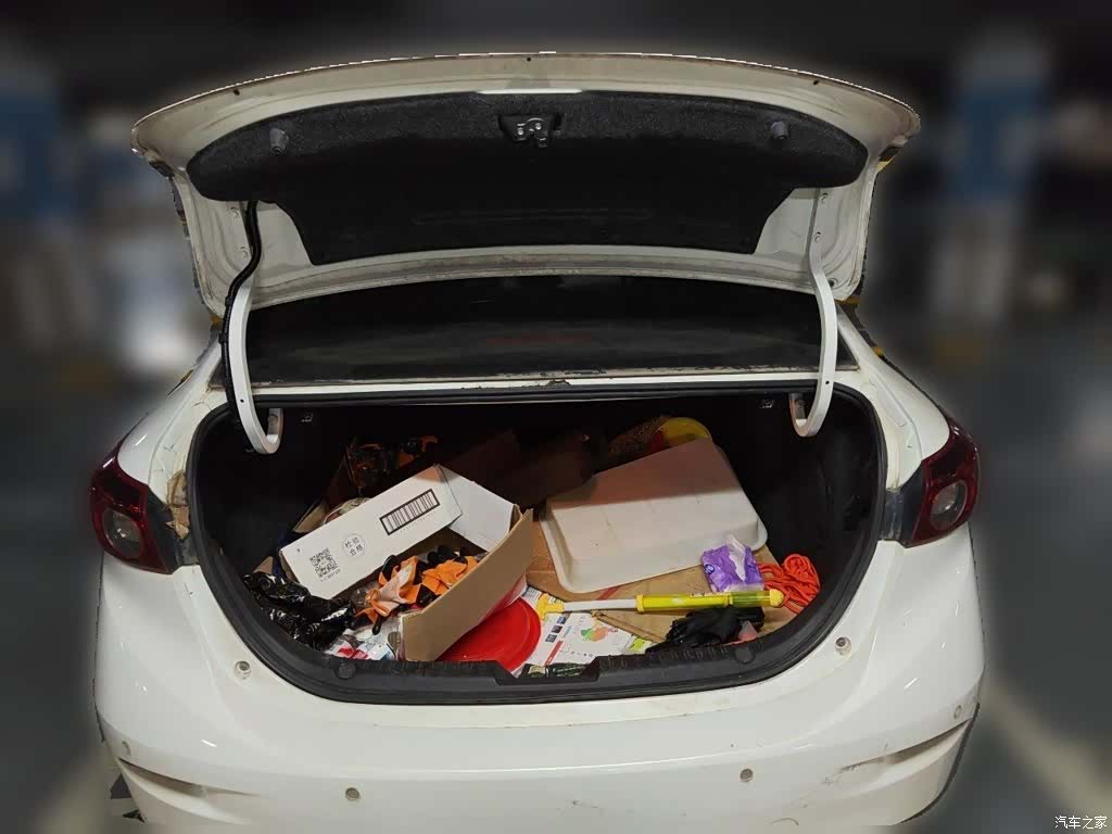 Mazda Mazda3, 2014 10