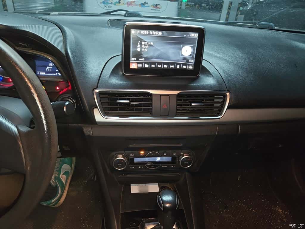 Mazda Mazda3, 2014 6