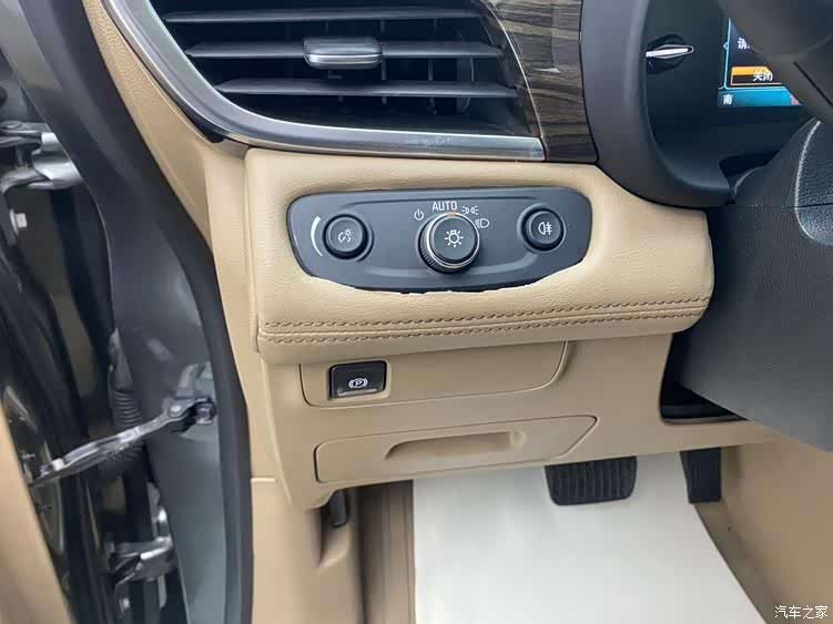 Buick GL8, 2017 10