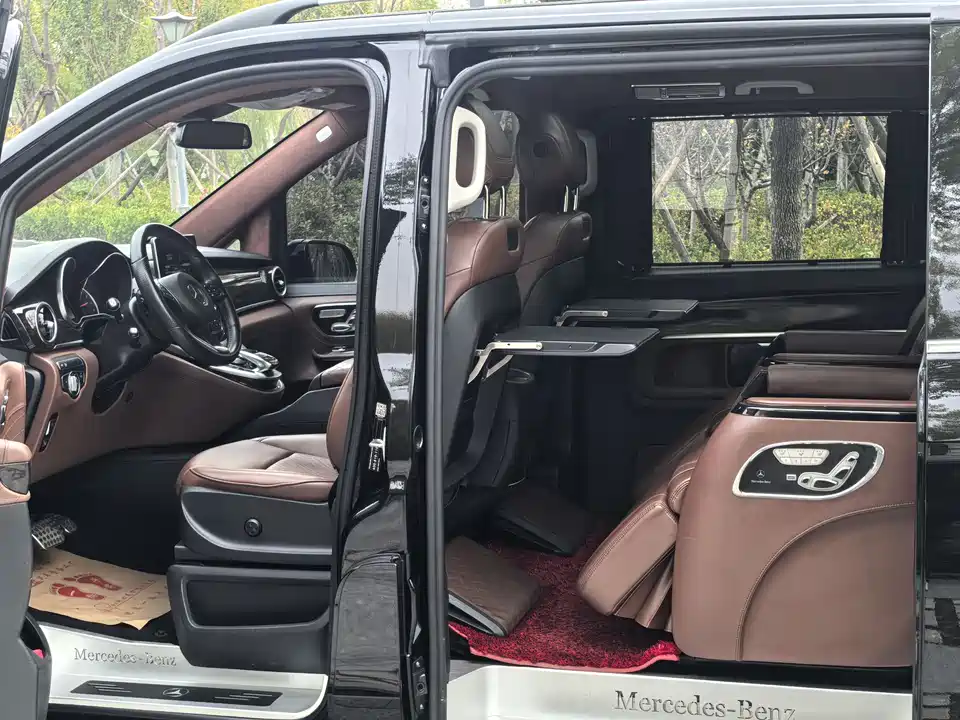 Mercedes-Benz V-class