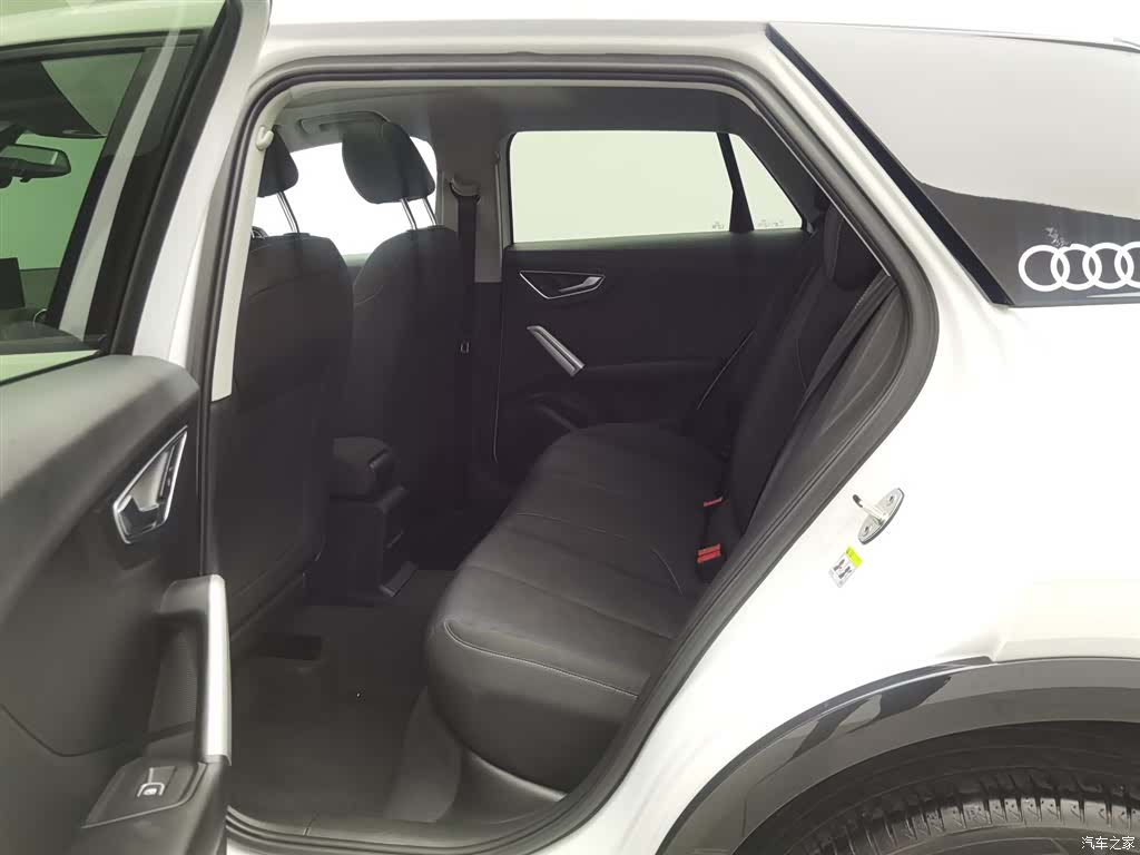 Audi Q2L, 2021 15