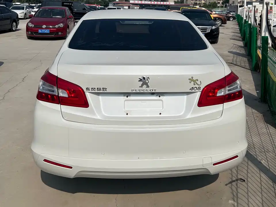 Peugeot 408