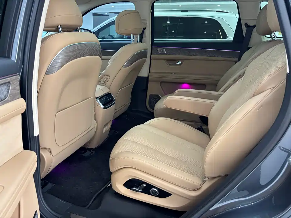 AITO Ask the world M7