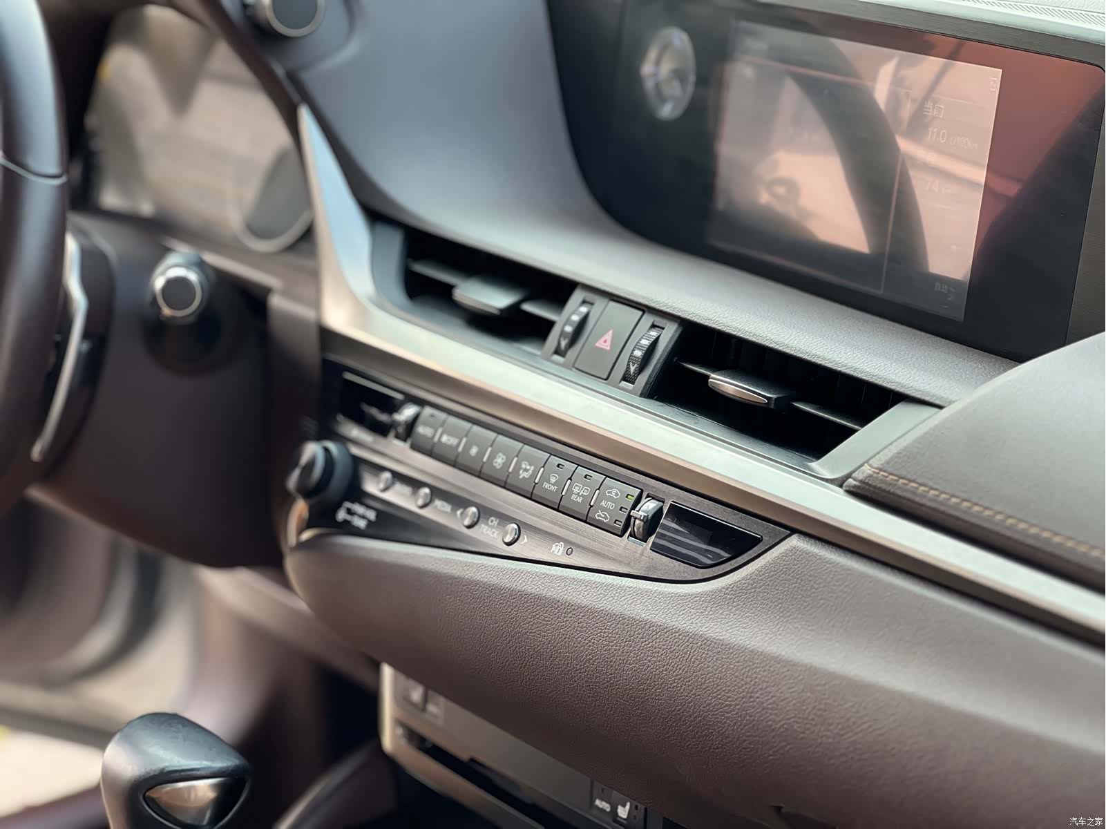 Lexus ES, 2019 19