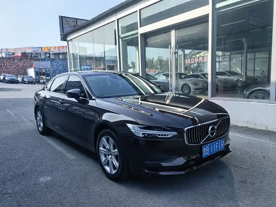 Volvo S90