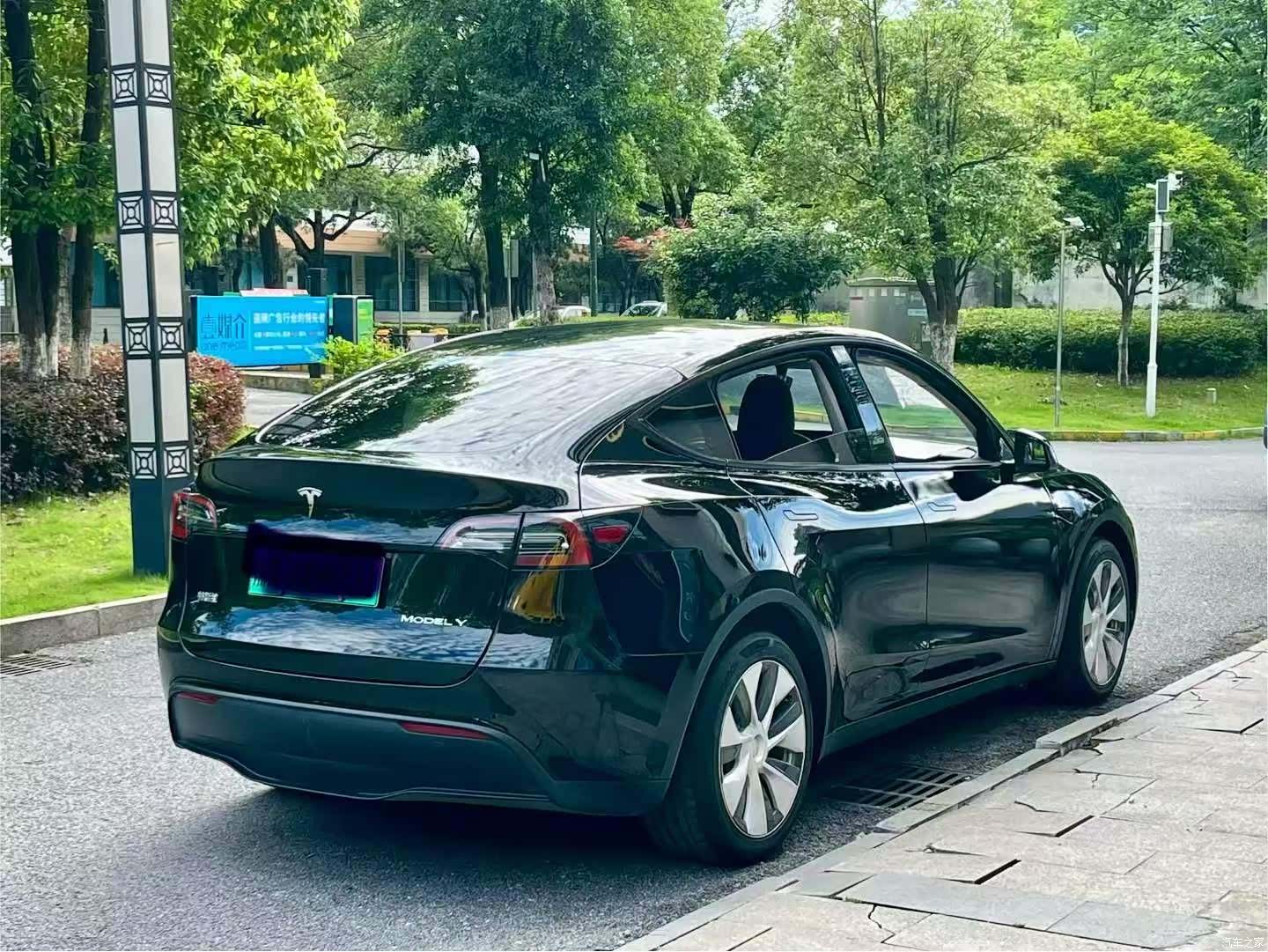 Tesla Model Y, 2023 7