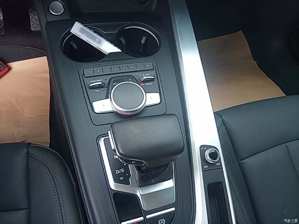 Audi A4L, 2019 14