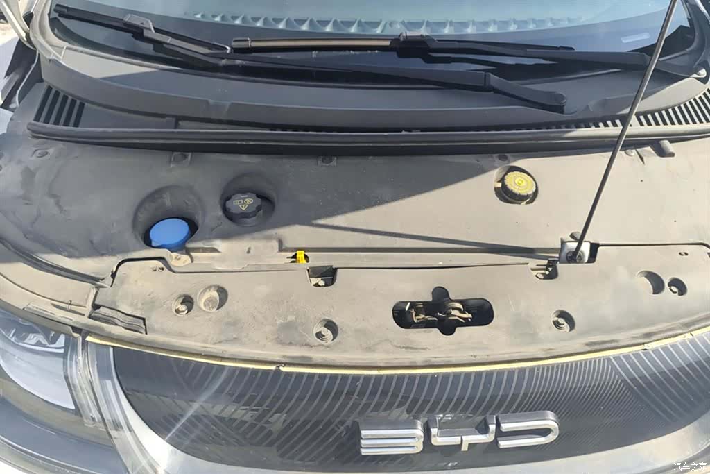 BYD Dolphin, 2022 10