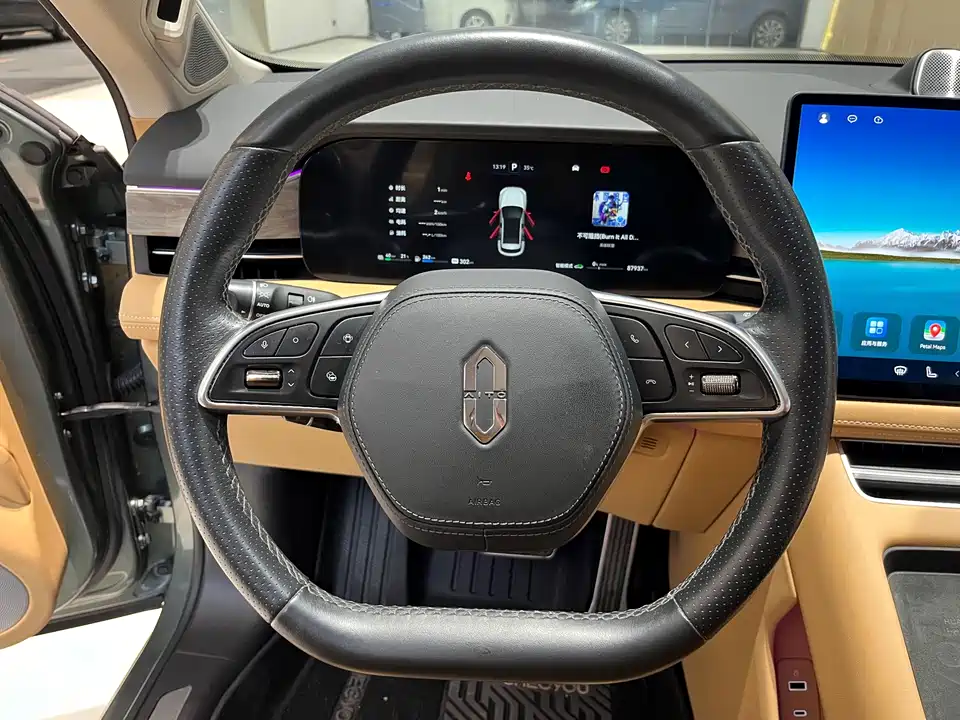 AITO Ask the world M5