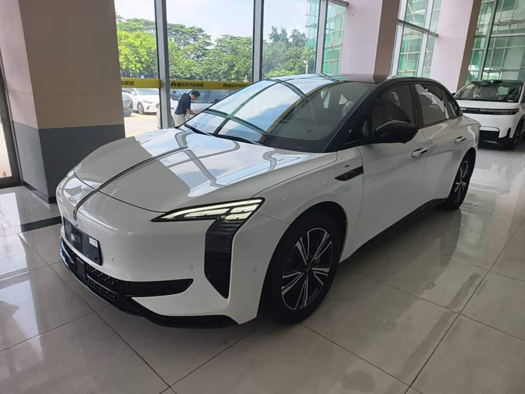Hongqi EH7