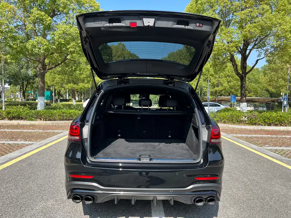 Mercedes-Benz GLC AMG