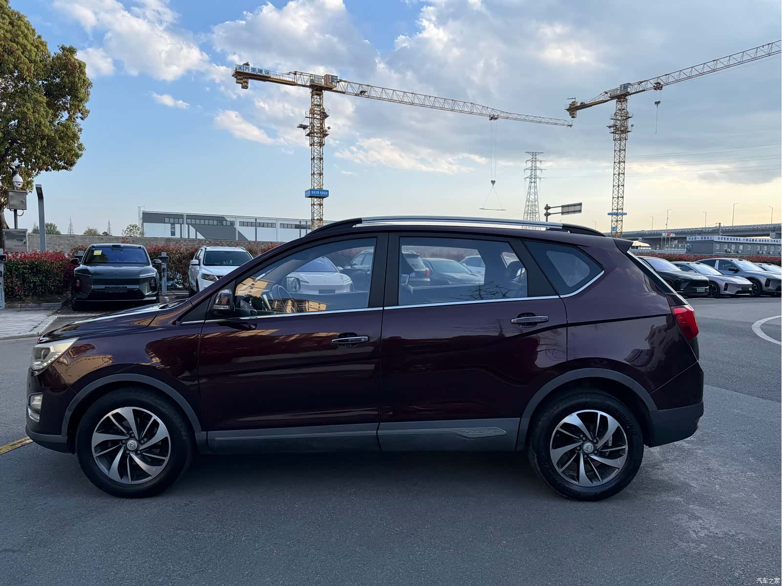 Wuling 560, 2016 4