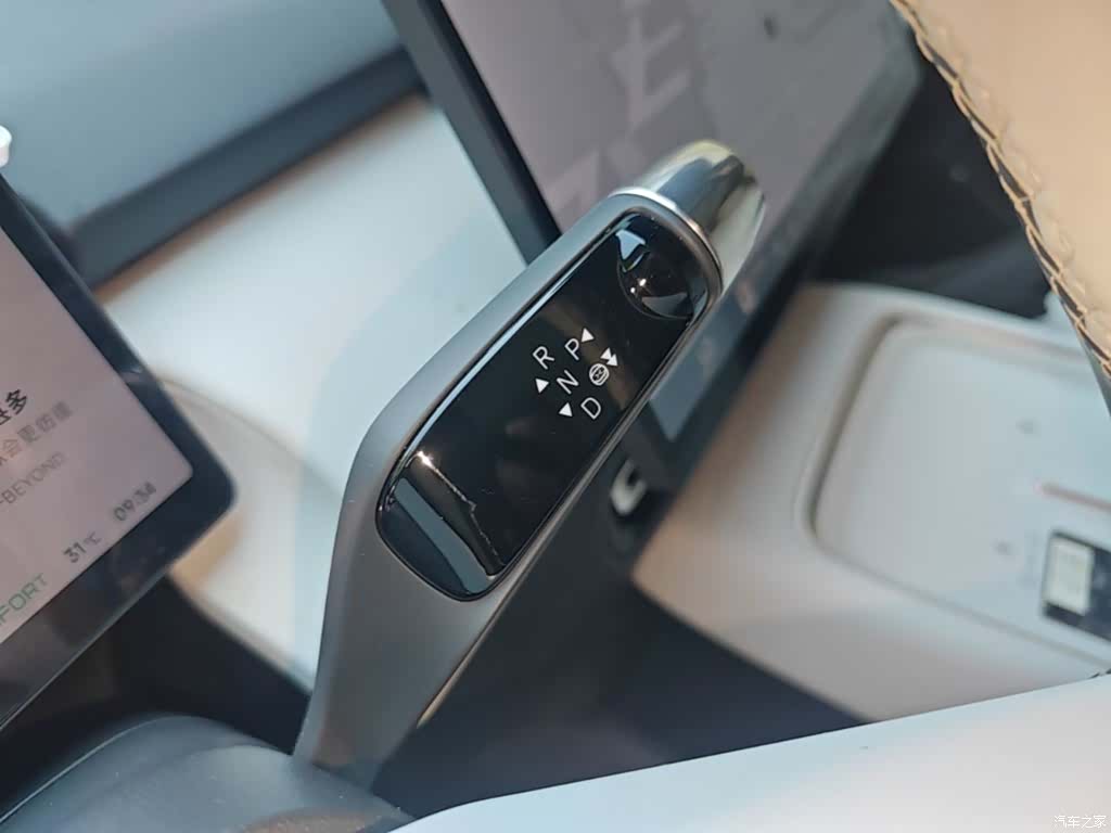 Xpeng P7, 2025 10