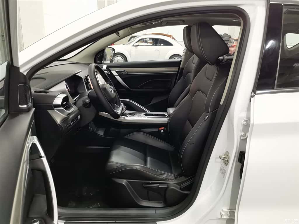 Geely Coolray, 2020 10
