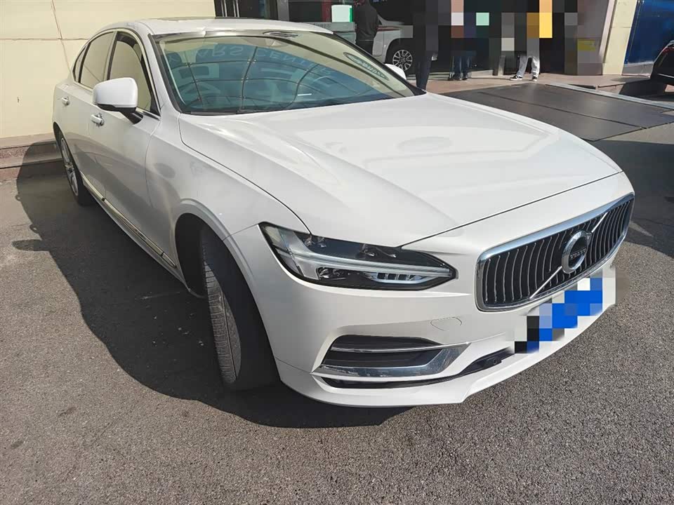 Volvo S90