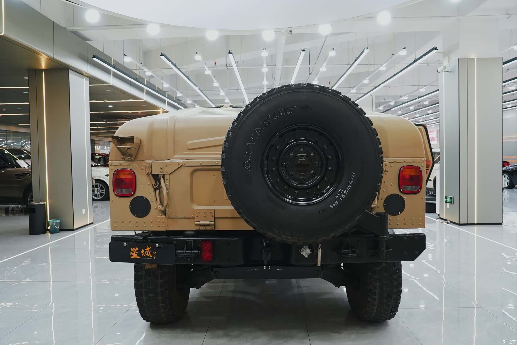 Hummer H1, 2017 все фото
