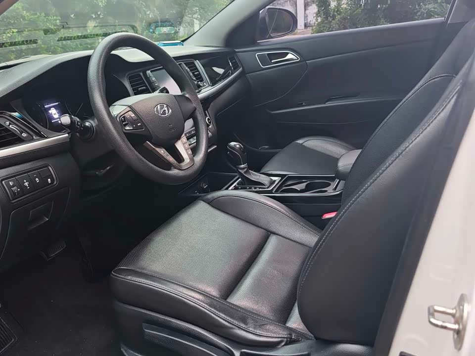 Hyundai Name picture