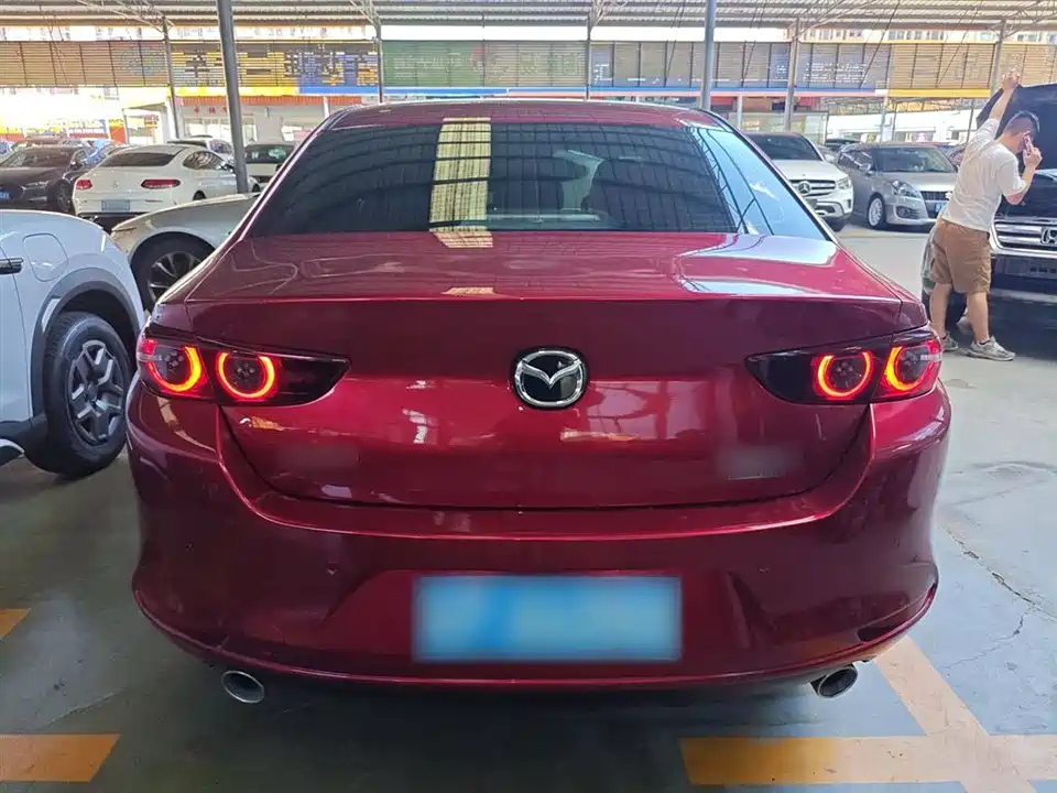 Mazda 3 Angkesaila