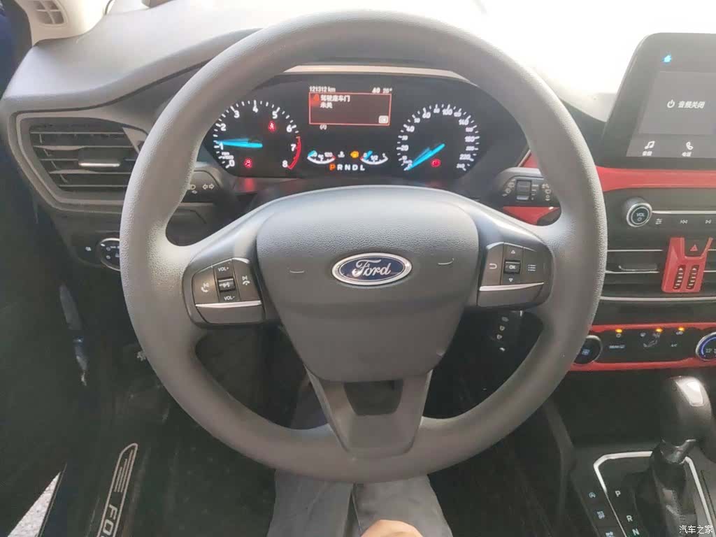 Ford Focus, 2019 7