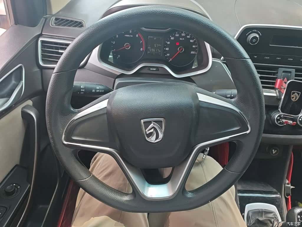 Wuling 310W, 2019 11