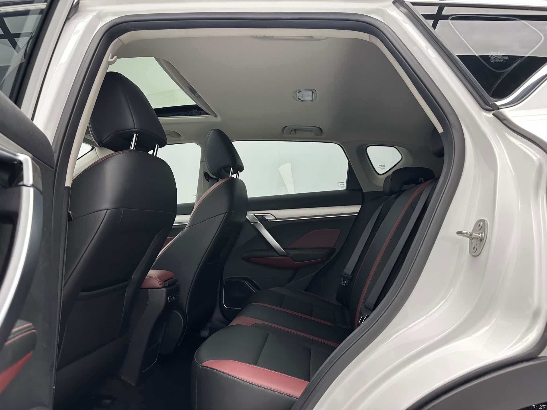 Geely Coolray, 2022 6