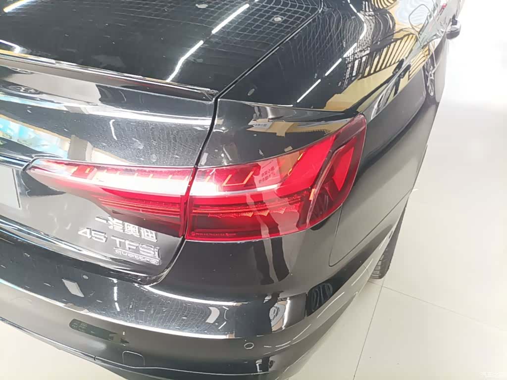 Audi A4L, 2021 8
