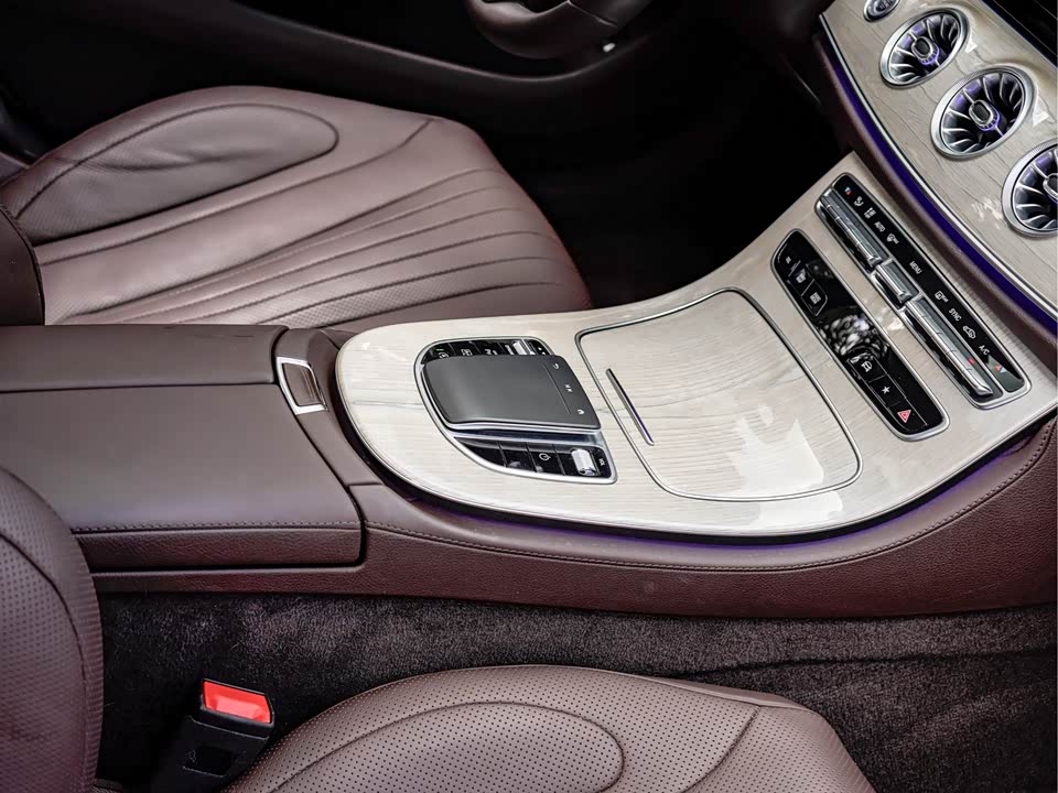 Mercedes-Benz CLS Mercedes-Benz CLS