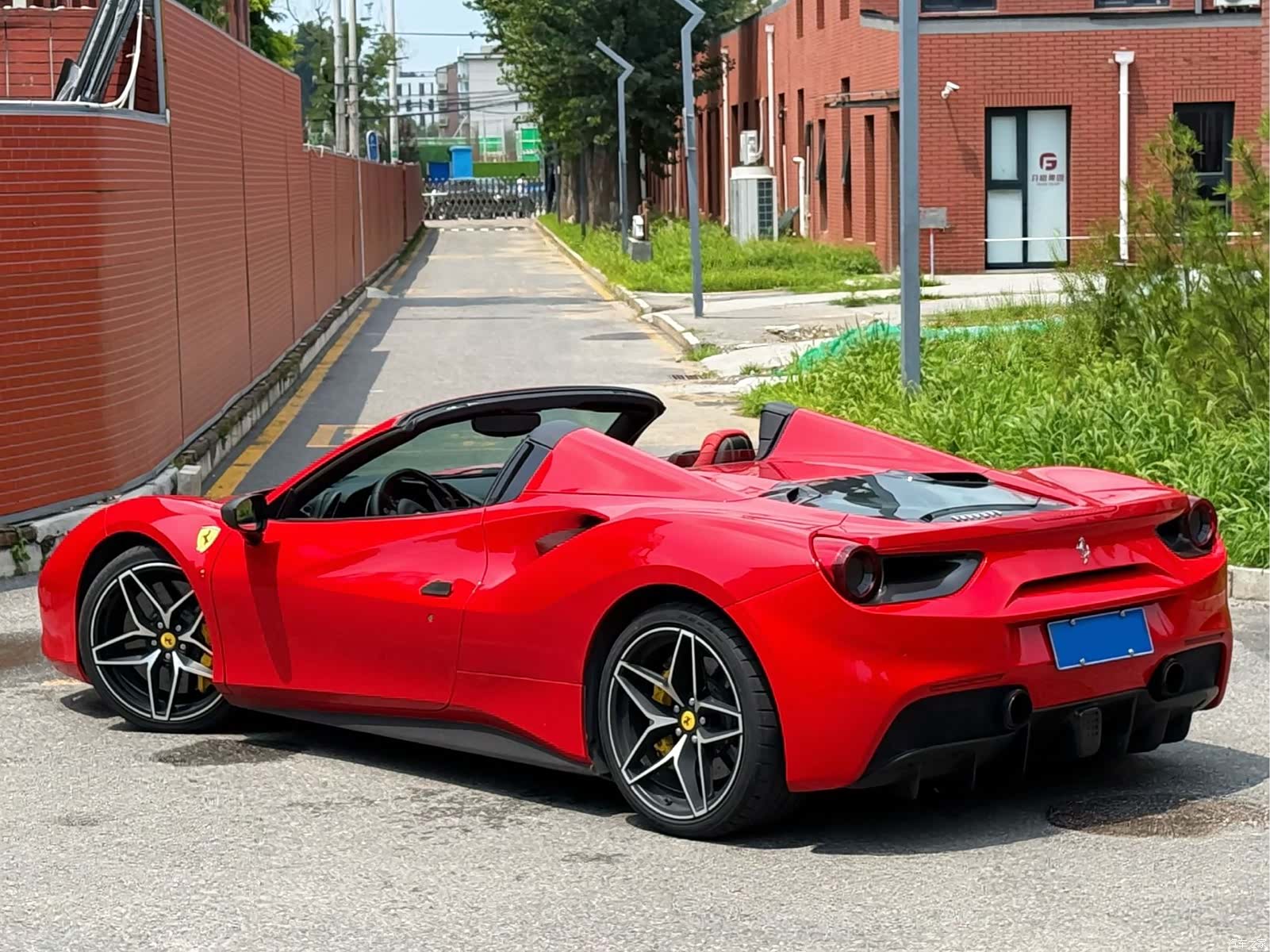 Ferrari 488, 2019 4