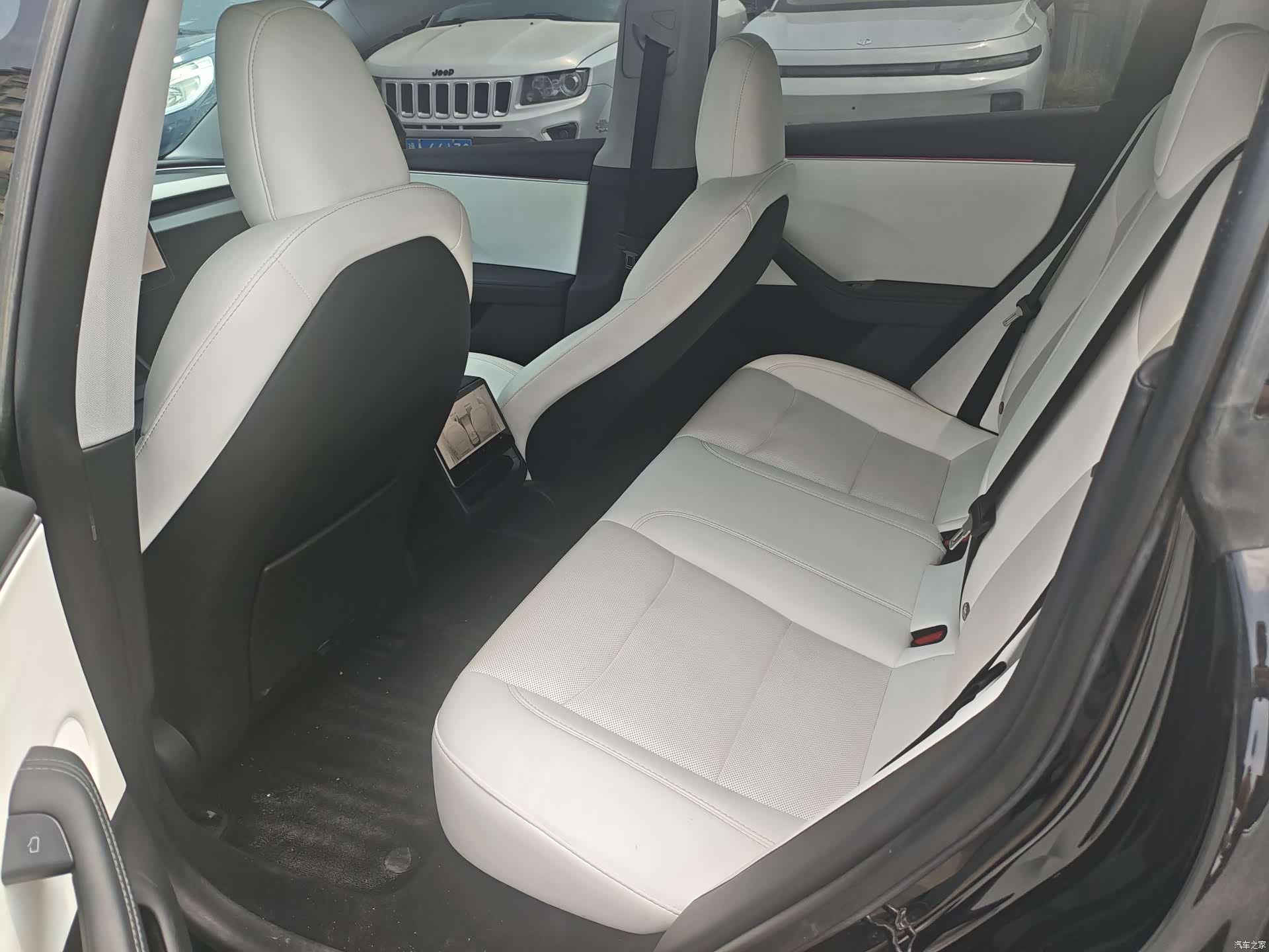 Tesla Model 3, 2023 все фото