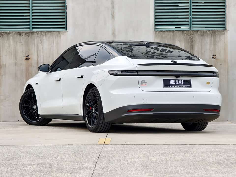 NIO ET7