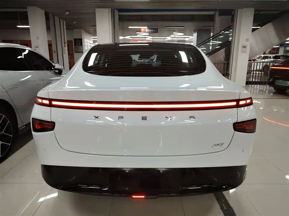 XPENG P7