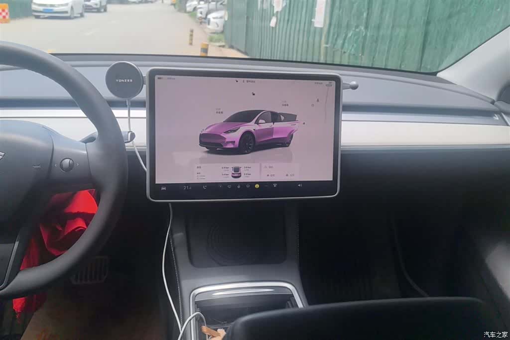 Tesla Model Y, 2023 13